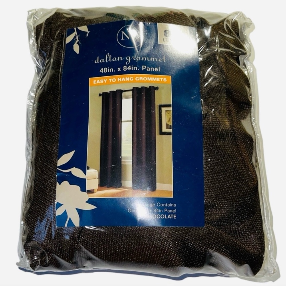 No 918 Chocolate Textured Curtain Dalton
Gromets 48x84 in